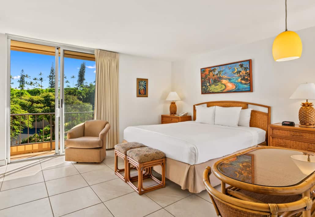 aston-maui-kaanapali-villas-hotel-room-deluxe-bedroom-1440x993-1-1030x710