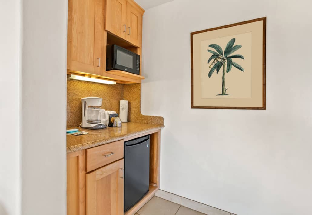 aston-maui-kaanapali-villas-hotel-room-deluxe-refreshment-center-1440x993-1-1030x710