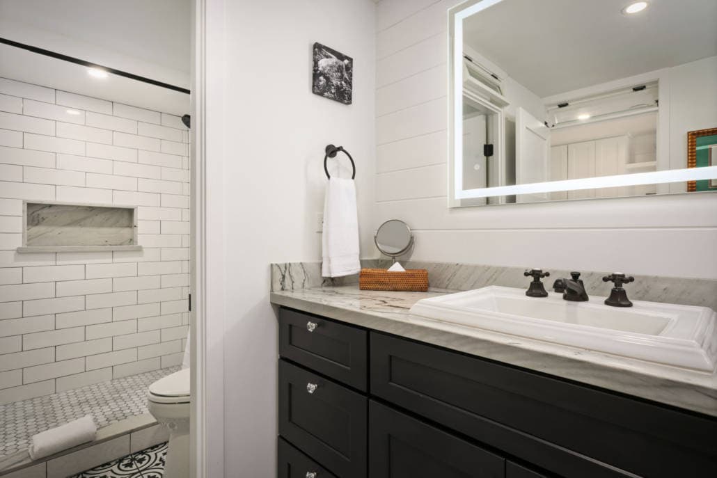 Aston-Maui-Kaanapali-Villa-–-Studio-Ocean-View-Premium-Bathroom-1-1030x687