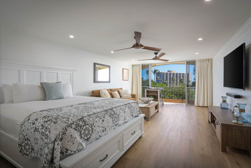 Aston-Maui-Kaanapali-Villa-–-Studio-Ocean-View-Premium-Bed-1030x687