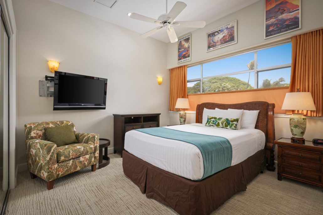 Aston-Maui-Kaanapali-Villa-–-Studio-Ocean-View-Premium-Bedroom-1030x687