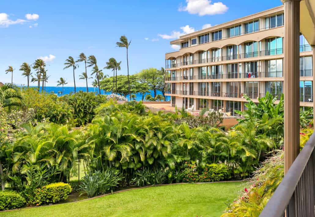 aston-maui-kaanapali-villas-studio-ocean-view-balcony-view-2_1440x993-1030x710
