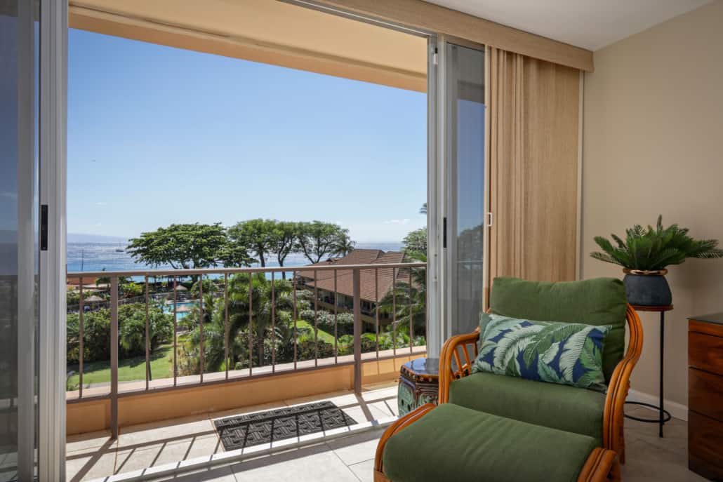 Aston-Maui-Kaanapali-Villa-–-1-Bedroom-Ocean-View-Premium-Lanai-1030x687