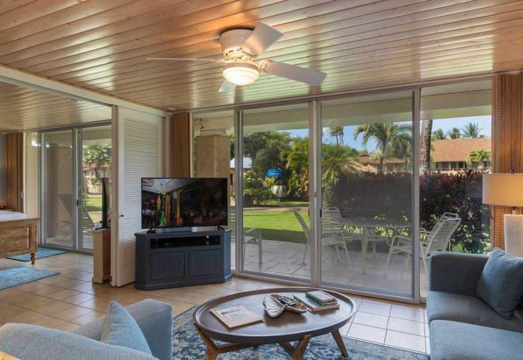 maui-kaanapali-villas-2-bedroom-premium-living-room-2-1440x993-1-1030x710